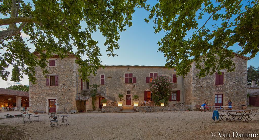 Gites Du Domaine Des Dames ヴァロン・ポン・ダルク エクステリア 写真