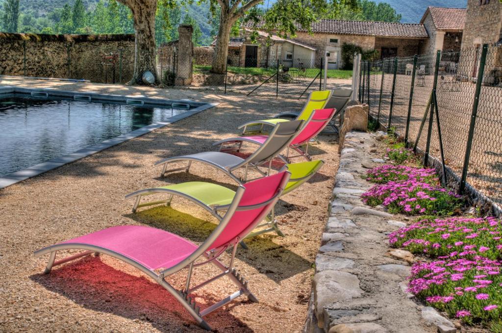 Gites Du Domaine Des Dames ヴァロン・ポン・ダルク 部屋 写真